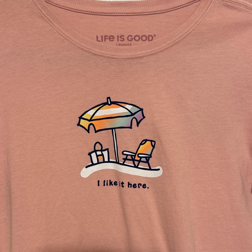 Life Is Good Women’s Blush Pink Tee with Beach Scene size small - Picture 2 of 8